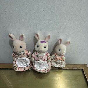 Vintage Sylvanian Families Periwinkle Milk Rabbit Mom Girl